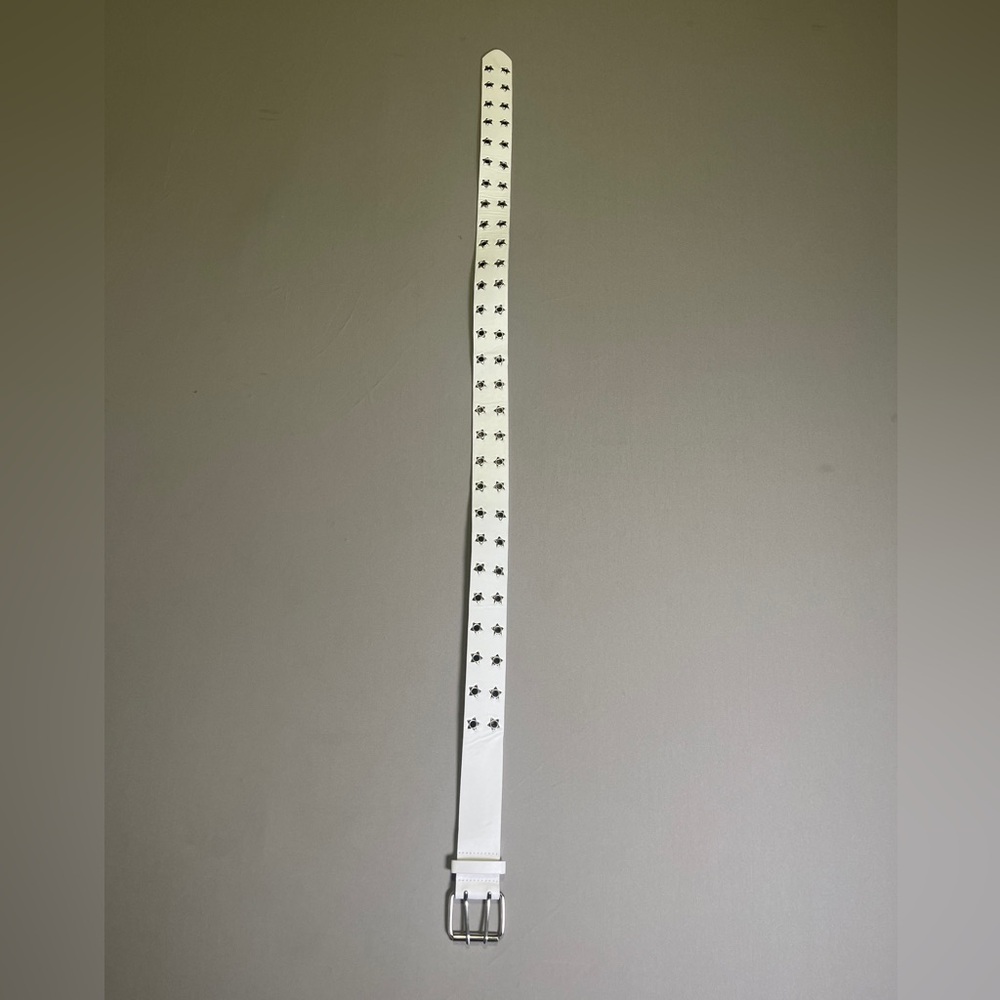 Stylish White Belt with Star Accents